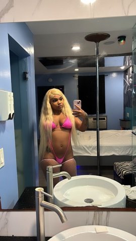 hey my name is mimi looking for a good time 🤫😋 - 24 - 1