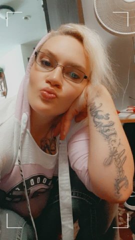 150hh 300hr please no black men...and ask about 3 sum with my girlfriend if u serious - 32 - 1