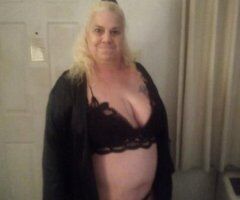 hot mama wants you - 50 - Image 10