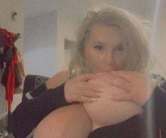 busty blonde outcall or incall - 22 - Image 12