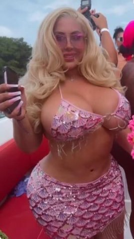Super booty super busty! - 28 - 1