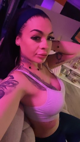 just a small town girl looking for some fun 💋 - 25 - 1