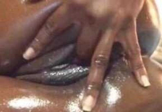 Hola ,OUTCALL EVERYWERE IN COLUMBUS OHIO ONE NIGHT ONLY FREAKY PORNSTAR 🤎FOREIGN LOVER🍫 Chocolate Ebony available now PORNSTAR skills BOOK me now super freaky EBONY IN TOWN - 26 - 1