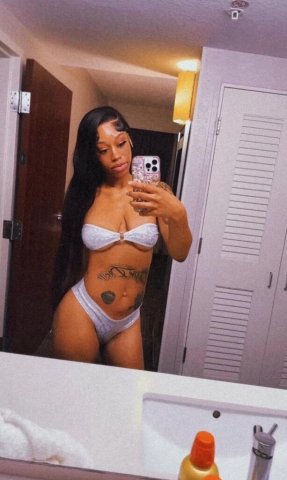 Dangerously Irresistible🤤💦 Can you keep upIm available 24/7 baby.. see me while you can☺ - 21 - 1