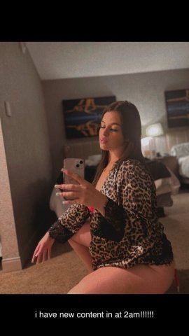 Sweet Southern charm with a wicked sparkle.🥰💦 - 23 - 1