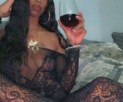 Albany escorts - petite spinner - 25