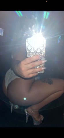curvy blonde - 24 - 1