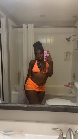 PIERCED KITTY & NIPPLES 💋💦 THICK 4'10 CUTIE 💕 Available 24/7 - 24 - 1