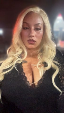 sexy blonde😻 highpoint📍 - 23 - 1