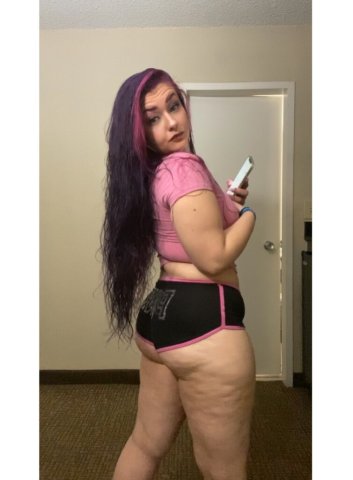 hello again. just here to suck some dick. outcalls. cardates. - 33 - 1