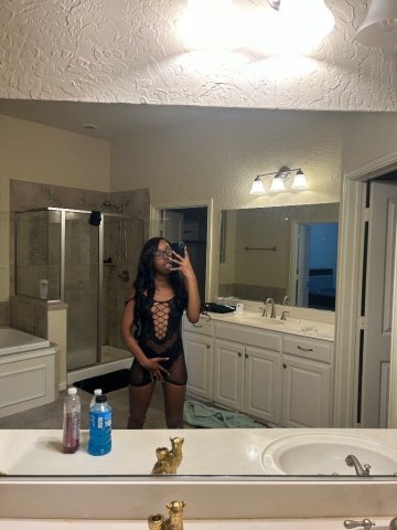 hey there fellas 👋🏿😘 New in Town 💦 - 21 - 1