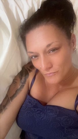 FeeLiNg NaugHTy ... DiRTy DeSiReS ... Definitely HORNY... - 35 - 1