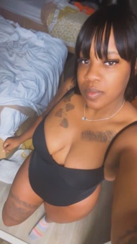 WARM PUSSY FOR A COLD DAY!!!! I VALUE MY CLIENTS EVEN WHEN ITS COLD!!! INCALLS & OUTCALLS (extra fee) - 33 - 1