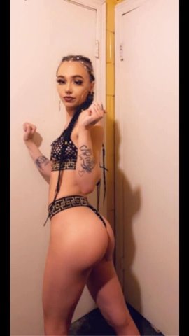 💥💥💥 EARLY BIRD CARPLAY SPECIAL 💥💥💥😜INCALL/OUTCALL/CAR DATE 🏎⚠HiGHlY ADdiCTiVE 🤤Pretty KiTTY😻😻 TiGHT Grip 💋 • Sexy & Freaky 💦ClEAN TiGHT & Wet💋💋 AlWAYS a GOOD Time✨ - 26 - 1