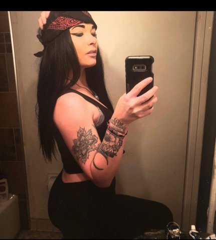 Confident, Sexy, and Straightforward - 28 - 1