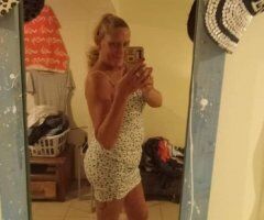 St. Louis escorts - Good Looking, Sexy and Mature Woman available for your DESIRES..TEXT ME NOW - 51