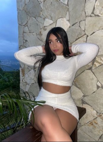 sexy and hot latina - 30 - 1