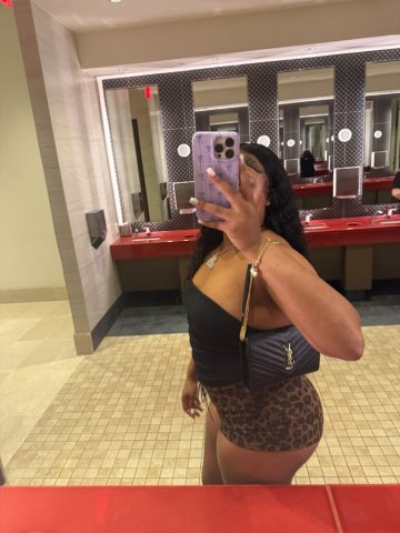 💦NEW IN TOWN 💦 Chocolate Ebony Fantasy 🪣 Cum feel me up 🍆 - 19 - 1