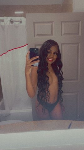 🥰💕Pretty Petite w/Pretty Feet 💕🥰🍫 𝕮𝖍𝖔𝖈𝖔𝖑𝖆𝖙𝖊 𝖇𝖆𝖗𝖇𝖎𝖊 🎀 available 24/7 - 23 - 1