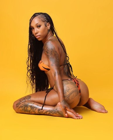 So sexy and Sweet. Come get a dose of Cinnamon. 💋. Guaranteed Nut 💦 - 26 - 1