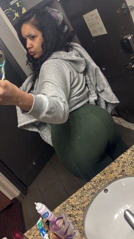 good evening come see me ik its cold but this pussy warm 😏 - 22 - 1