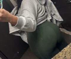 St. Louis escorts - good evening come see me ik its cold but this pussy warm 😏 - 22