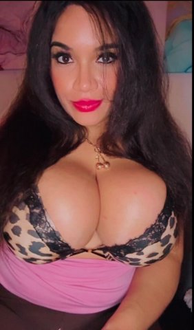 Where Weak Boys Become Devoted Men - Mommy Farrah 👑 - 36 - 1