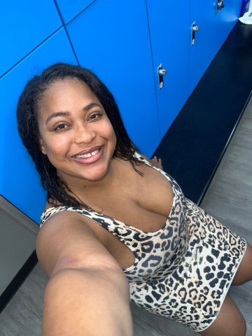 today is my birthday🥳discount on hour + appts free bbfs👉🏽for 90min to 2hr booking - 21 - 1