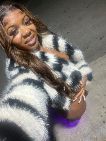 LONG BEACH💜 NEW PICS 💜 Fast replies🔥🔥🔥Redbone 🎈Baddie in town for A limited time😘💎Incall,Outcall, cardates EVERYWHERE🫧💦 - 23 - 1
