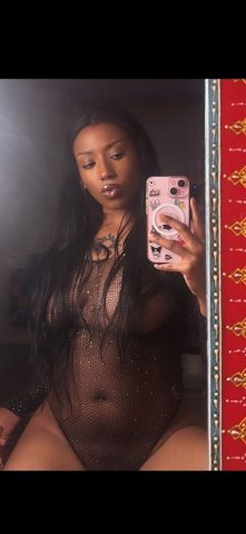 Petite Latina next door 🎂 - 27 - 1