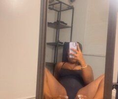 • PRETTY WET PUSSY • - 25 - Image 2