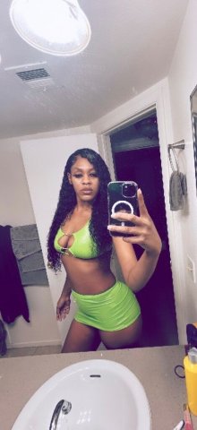 OUTCALLS ONLY AVAILABLE HORNY AND WET DADDY BOOK ME 💦🍑🍆 - 24 - 1