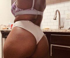 INCALL AVAILABLE! - 32 - Image 1