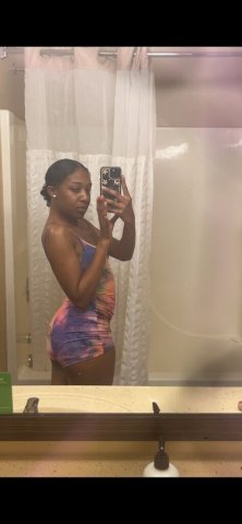 Brown skin petite babe looking for fun - 25 - 1