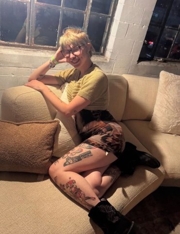 Emo trans lookin for friends 😏 - 19 - 1