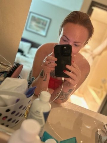 Sexi redheaded milf with a round booty and juicy pink pussy - 42 - 1