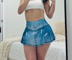sexy Latina girl - 32 - Image 2