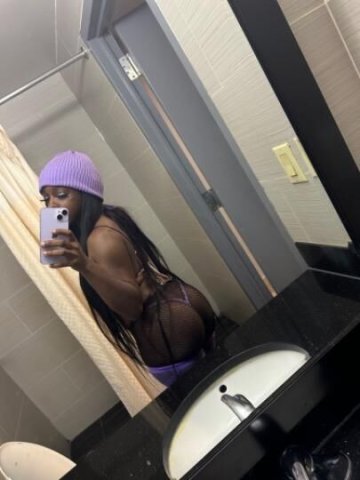 All this chocolate 🙃🍫 - OUTCALLS 🚗 & INCALLS - 22 - 1