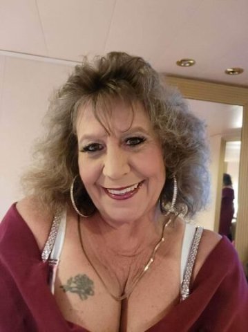 - Two Days Only - DDD MILF and DD TS duo here to please and tease with a unique experience. - 50 - 1