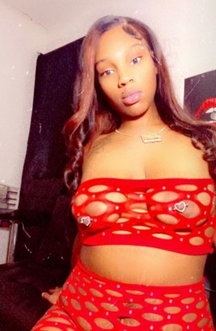 mia rose 🥀 - 25 - 1