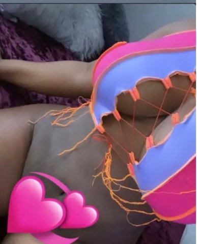 Ask about my Specials🧚🏾♂ Your favorite playmate 🍫💕👅💦💦💦💦🩷 Sweet & ***** in all the right places - 26 - 1