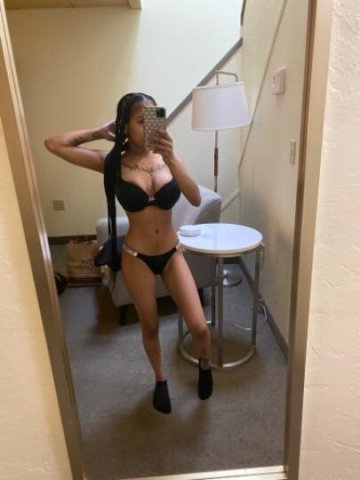 _____________ NEW IN TOWN _______________ EXOTIC _______________ PETITE _________________PRINCESS ___________________ - 23 - 1