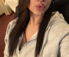 good evening come see me ik its cold but this pussy warm 😏 - 22 - Image 4