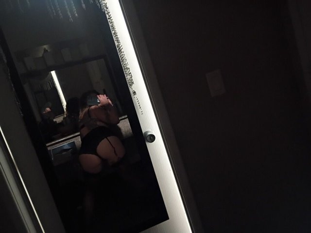 I'll be your personal play toy, ill keep you cuming back for more. - 40 - 1
