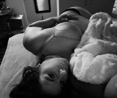 San Antonio escorts - 🧣🌬SAN ANTONIO’S CHILL SITUATION UPDATE🌬🧣: VIOLET & OREO BEAR (my fluffy CEO 😼) NEED A HERO BEFORE WE TURN INTO STREET SNUGGIES 🏕😂 - 42