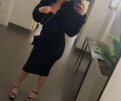 💦💦💦I'm the girl next door your momma😍 warned you about snowbunnys💙 like no other blonde bombshell😍🥰😘 - 28 - Image 1