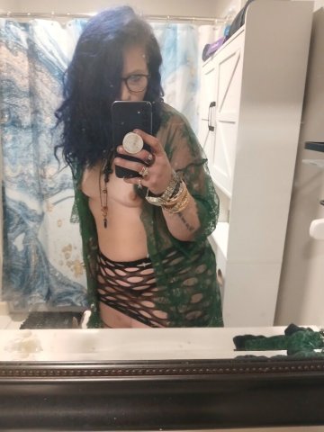 End ur boring monday night and cum party and play with this sexy gothic chick - 36 - 1