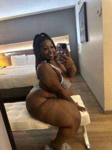 AVAILABLE NOW 🔥 5 ⭐ CHOCOLATE BIG BOOTY BADDIE 🥵💦 JUST VISITING ⏰ INCALLS OUTCALLS & FT SHOWS 📲 - 26 - 1