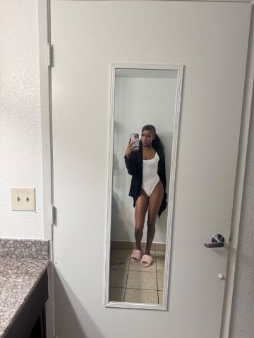 FREE SUBCRIBTION to my only fans☺ https://onlyfans.com/prettybrown1006/c1 (Facetime Show available)🌸 - 18 - 1
