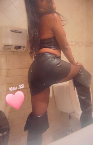 Carfun 🥰🥰🥰Fun Size 🍭 Chocolate Slim barbie Ima sexy lil barbie Can you make me squirt 🍬🍦🥜 Wanna Play With Some Drippin Wet Pussy 🥳 Im Ready To Make You Cum 💦 - 26 - 1